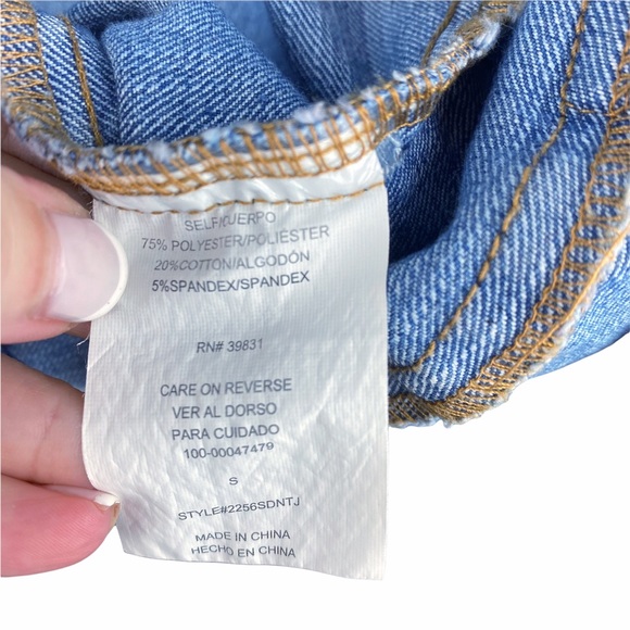 Takara Ruffle Distressed Vintage Crop Denim Jean Jacket Small - Picture 4 of 4